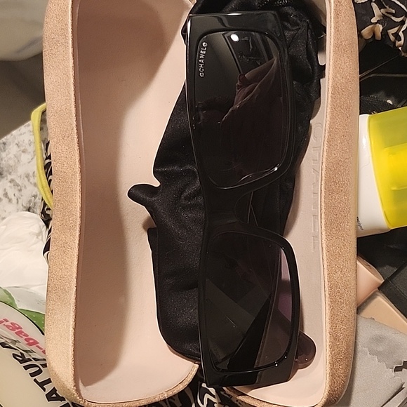 Chanel sunglasses. - Picture 7 of 8